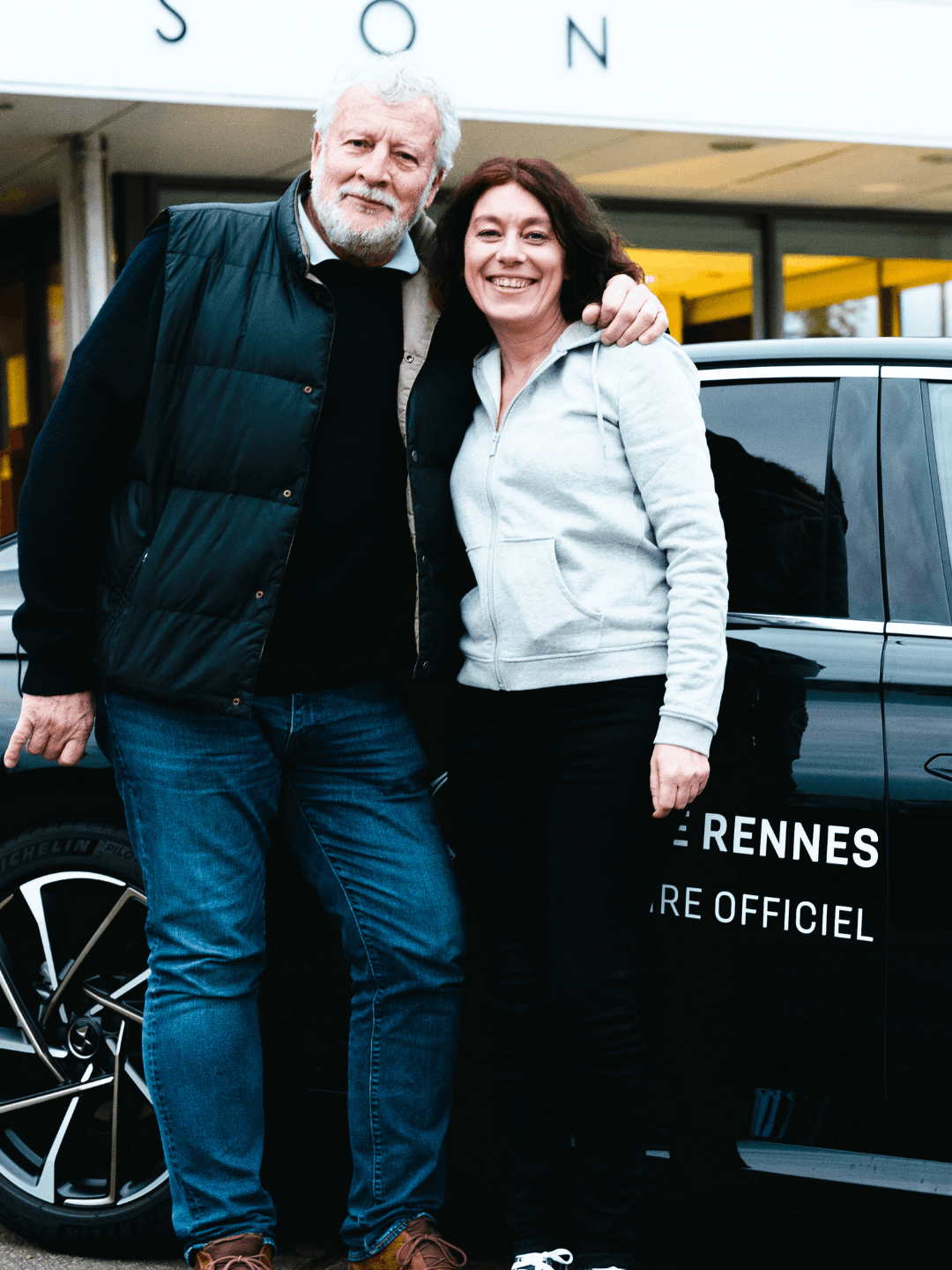 Marie Leresteux aux côtés de l'acteur Joël Dupuch (Les Petits Mouchoirs) lors de la création, la mise en scène et la communication d'un événement d'entreprise à Rennes.