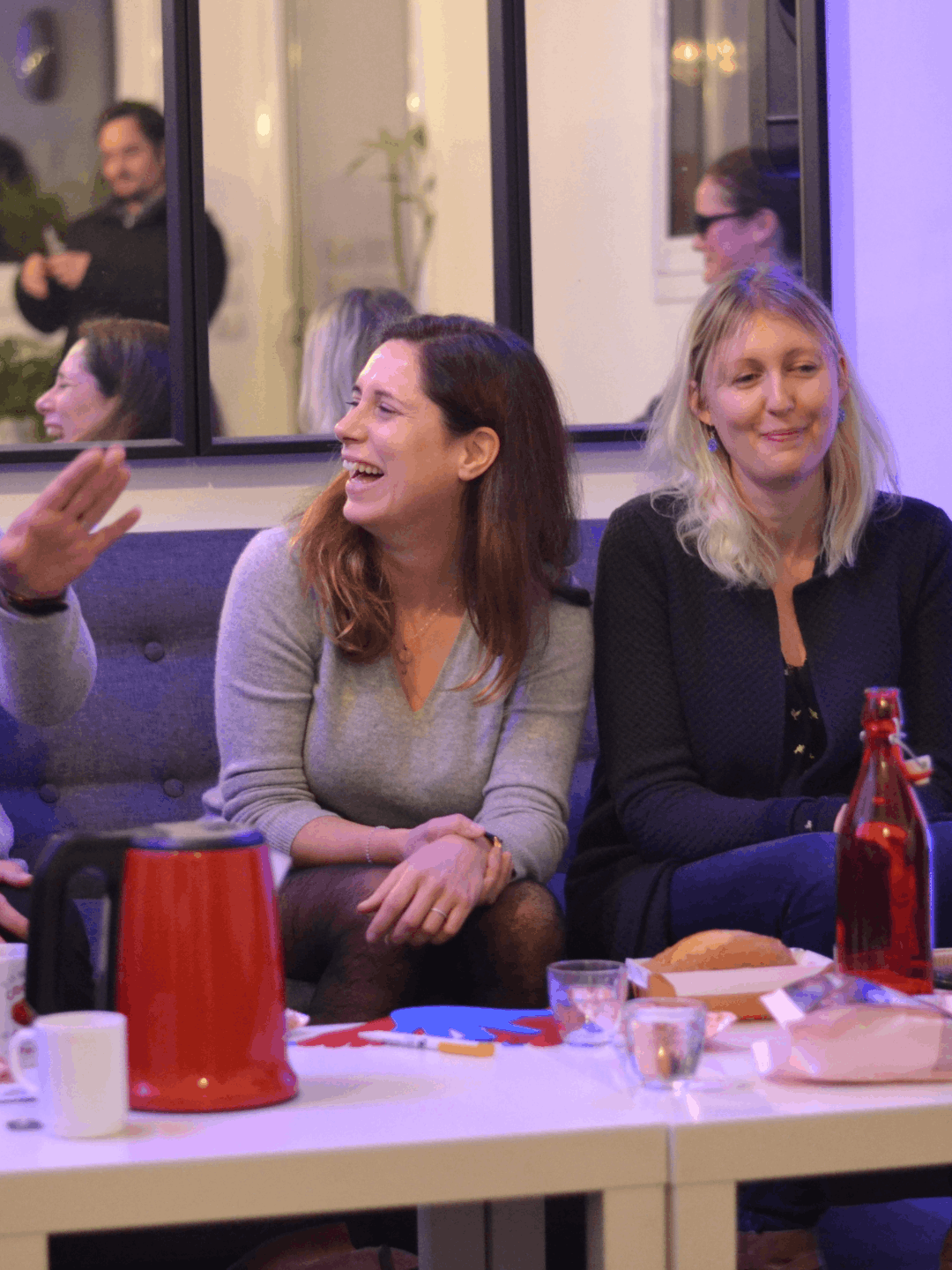 Échanges et cohésion d'équipe lors d'un atelier sur la QVT, la RSE et la prise de parole authentique en entreprise avec Marie Leresteux.